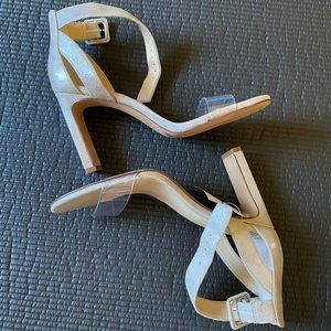 NWT Vince Camuto Bevveyn sandal